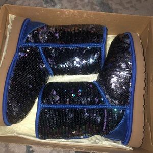 UGGS Blues Sparkle Sequined Size 5